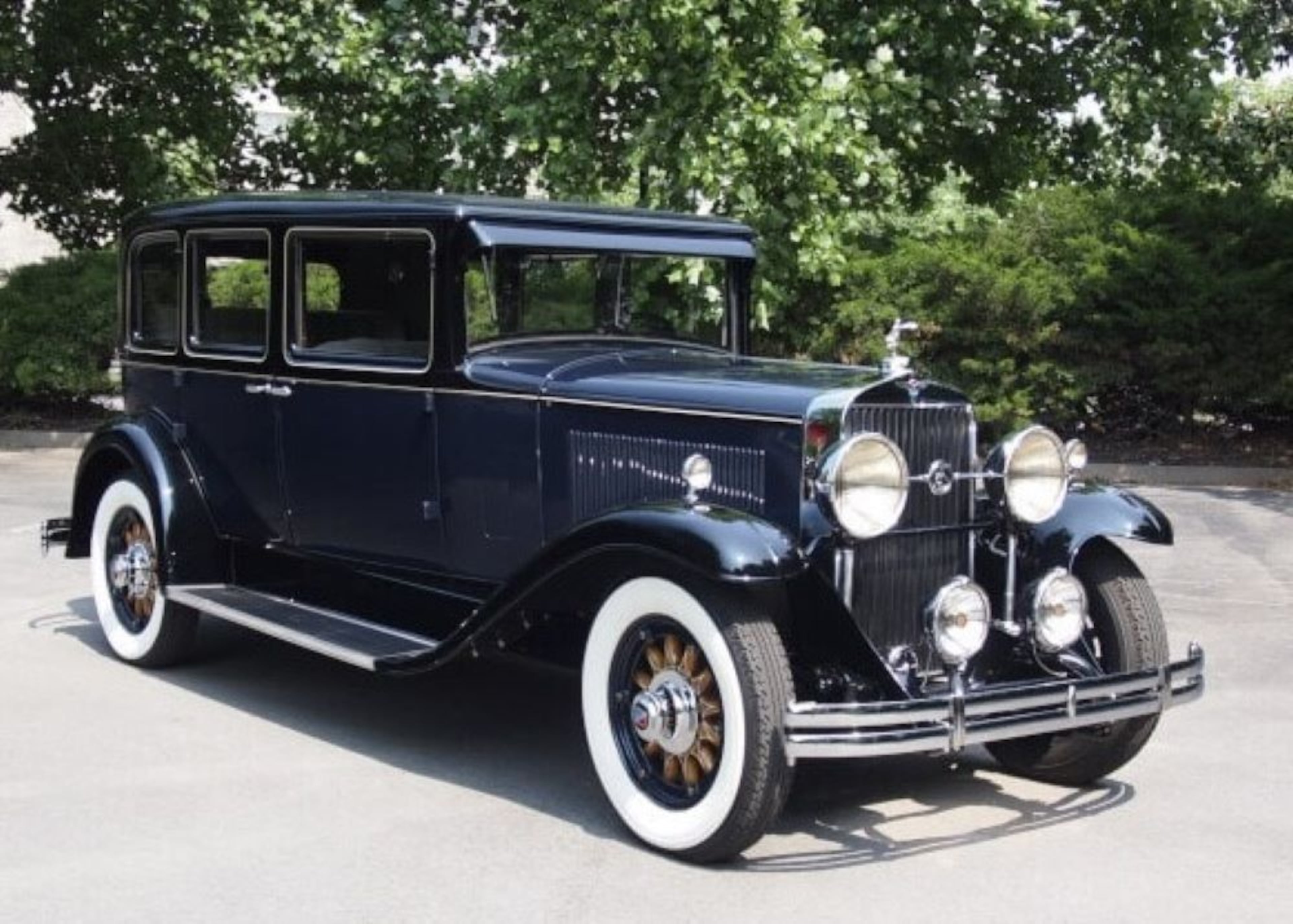 Photograph of a vintage 1930 LaSalle 340. (Atlanta Motoring Festival)