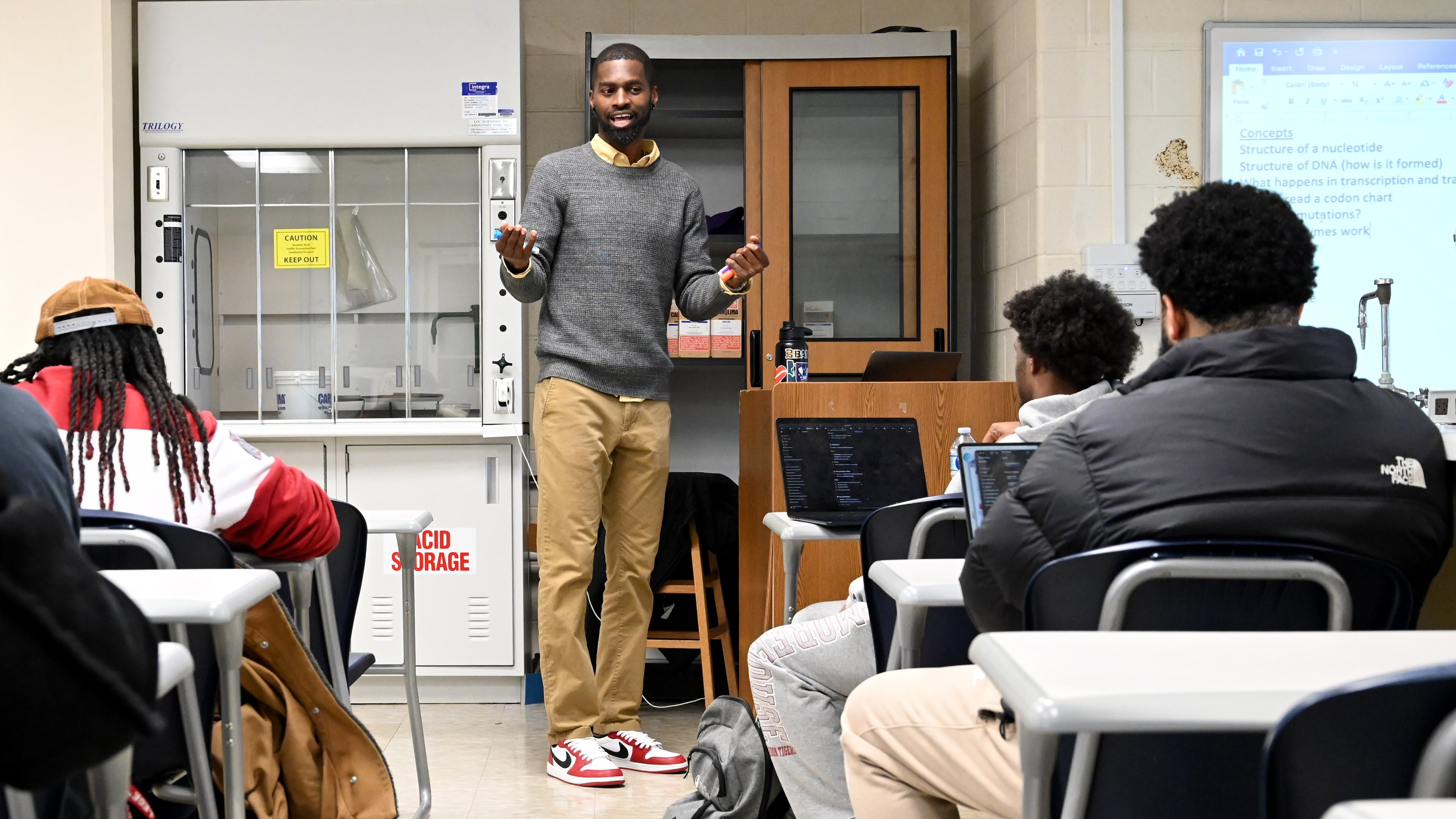 Tunde Akinyeke teaches during a biology lecture and lab class at Morehouse College on Tuesday, March 17, 2026. (Hyosub Shin/AJC)