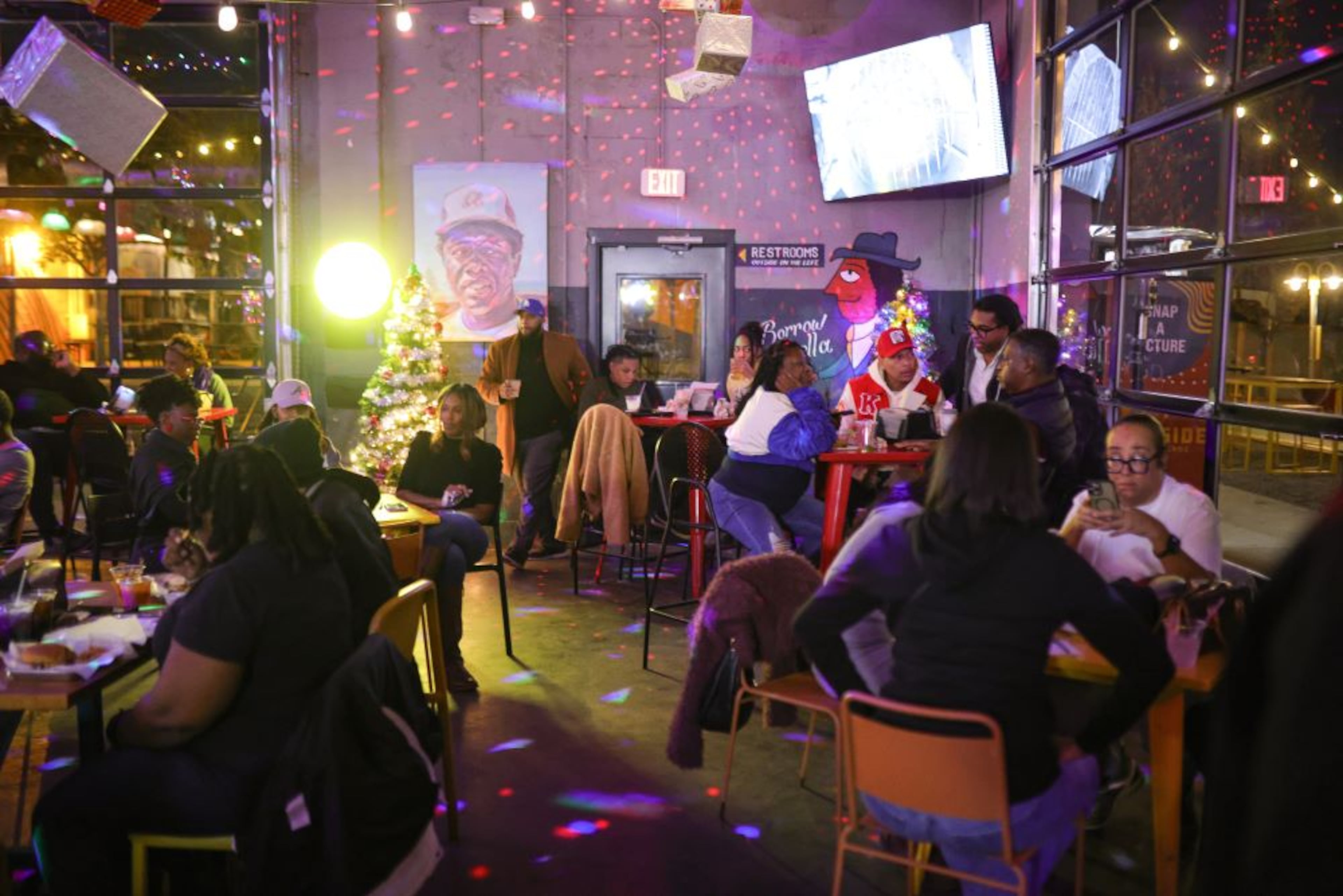 Teams compete in Facts Only Trivia at Westside Motor Lounge. (Courtesy of Facts Only Trivia)