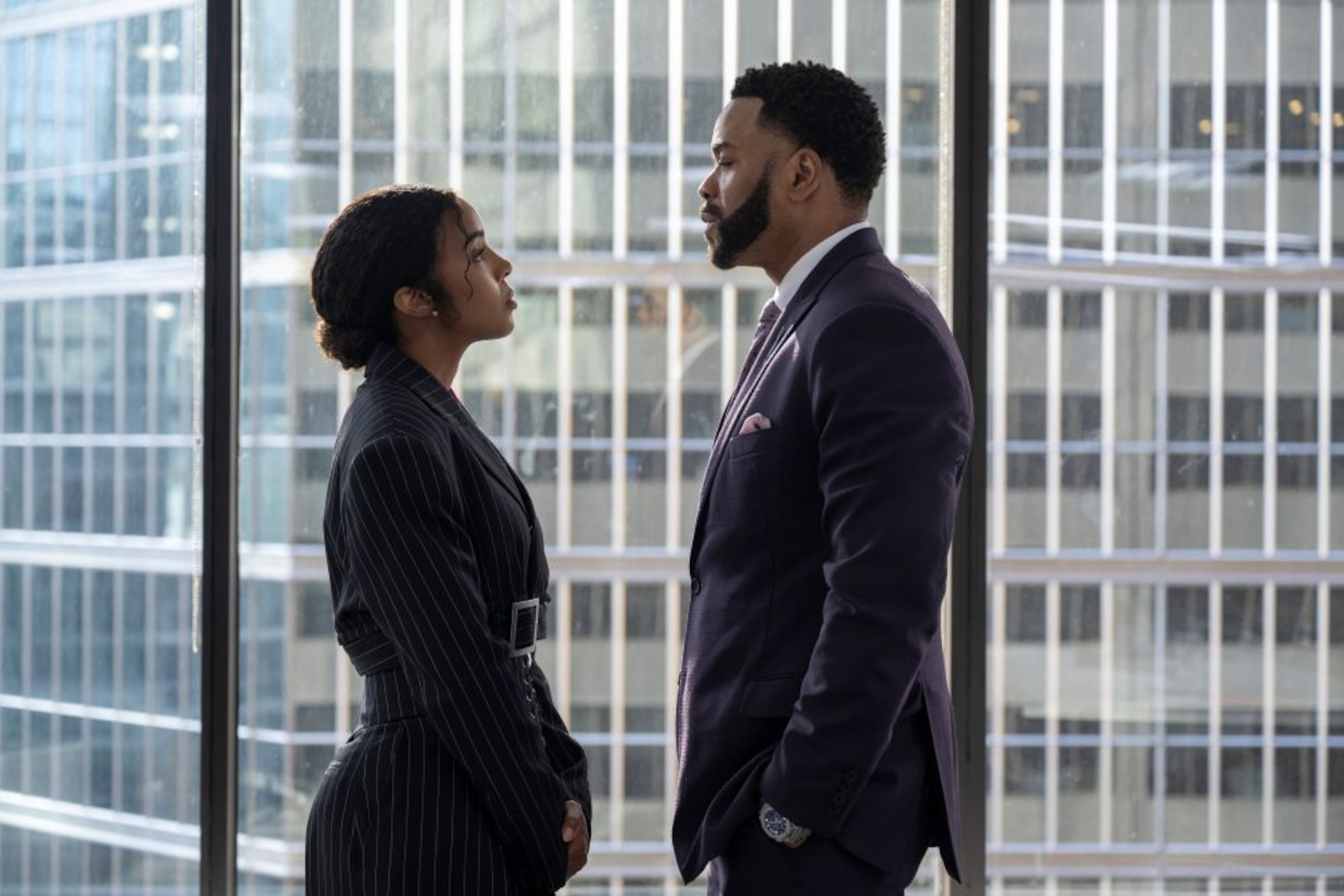 Grammy-winning singer Kelly Rowland (Leah) and emcee Clifford "Method Man" Smith (Jarrett) star in the Prime Video romantic comedy 'Relationship Goals' as news producers and former lovers competing for the same job. (Coutesy of Amazon MGM Studios)