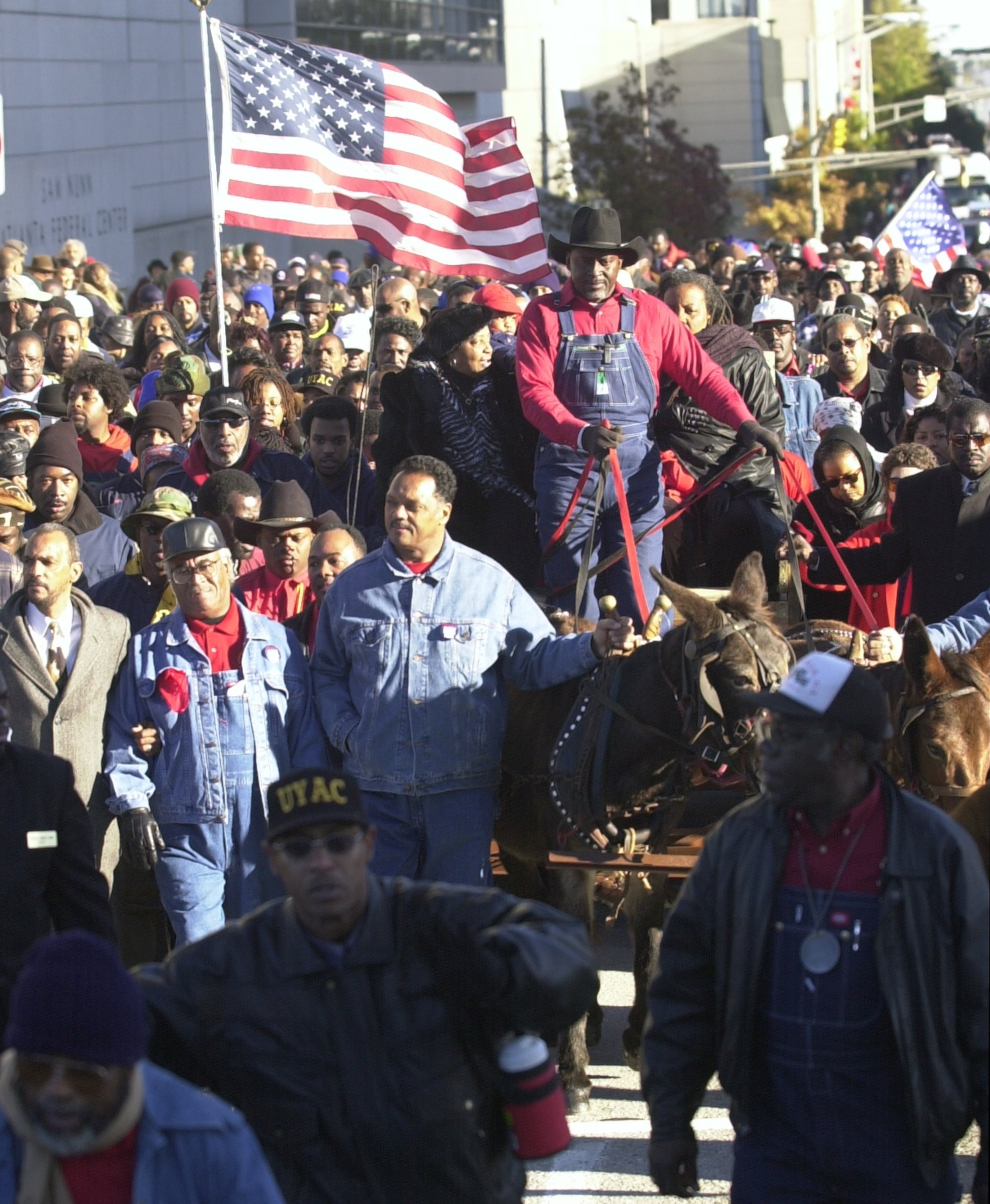 The funeral procession for Hosea Williams makes its way down Washington Street in Atlanta on Nov. 22, 2000. (Renee Hannans/AJC 2000)