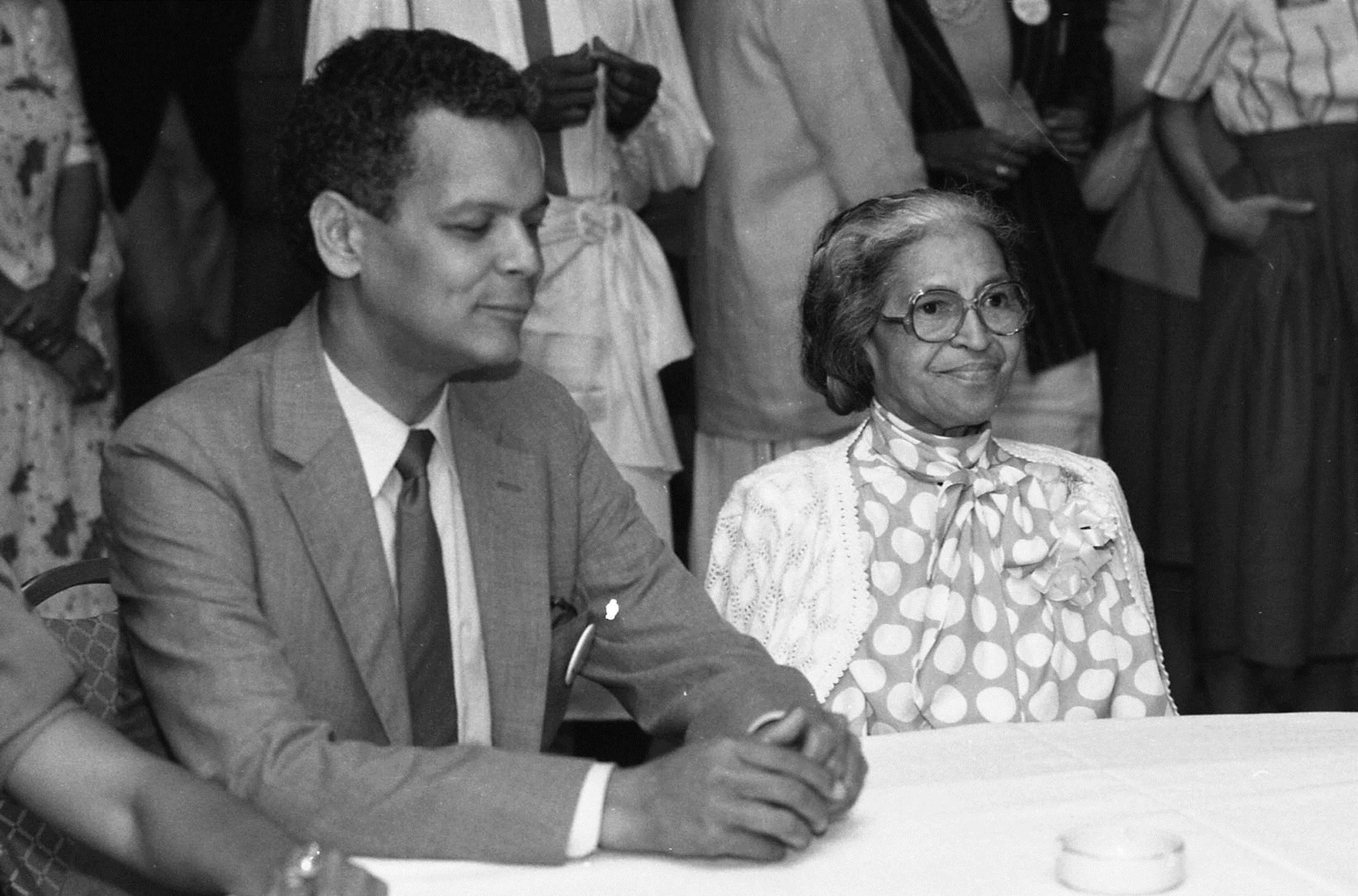 Civil Rights icon Rosa Parks campaigns for Julian Bond in his bid for Congress in 1986. (Nick Arroyo/AJC file)