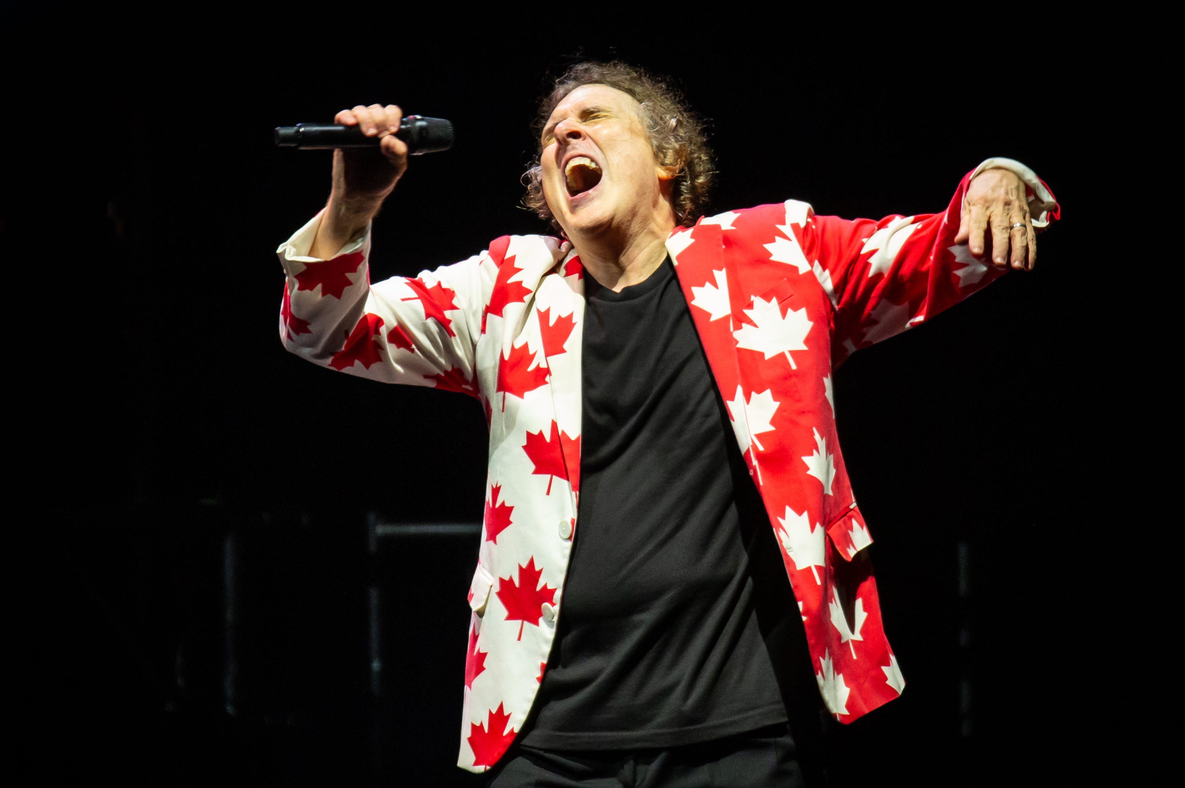 Alpharetta, Ga: "Weird Al" Yankovic playing "Canadian Idiot" at Ameris Bank Ampitheatre. Yankovic played a stunningly wide array of his humorous songs Sunday night along with matching costume changes and video montages. Photo taken Sunday May 31, 2026 at Ameris Bank Amphitheatre. 060126 weird al (RYAN FLEISHER FOR THE ATLANTA JOURNAL-CONSTITUTION)