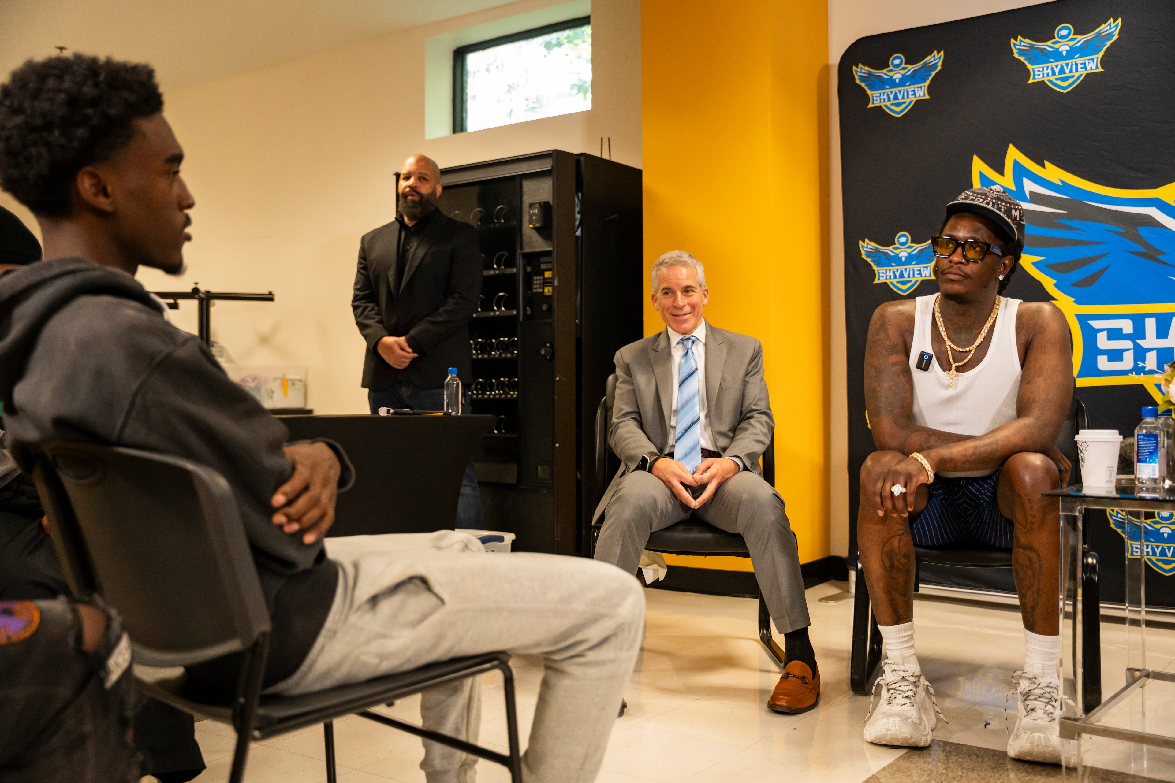 Students ask Young Thug questions about fame, regret and gun violence during a moderated discussion at Skyview High School in 2025. During his recent visit, he led a question-and-answer session and took pictures with the students. (Olivia Bowdoin for the AJC)